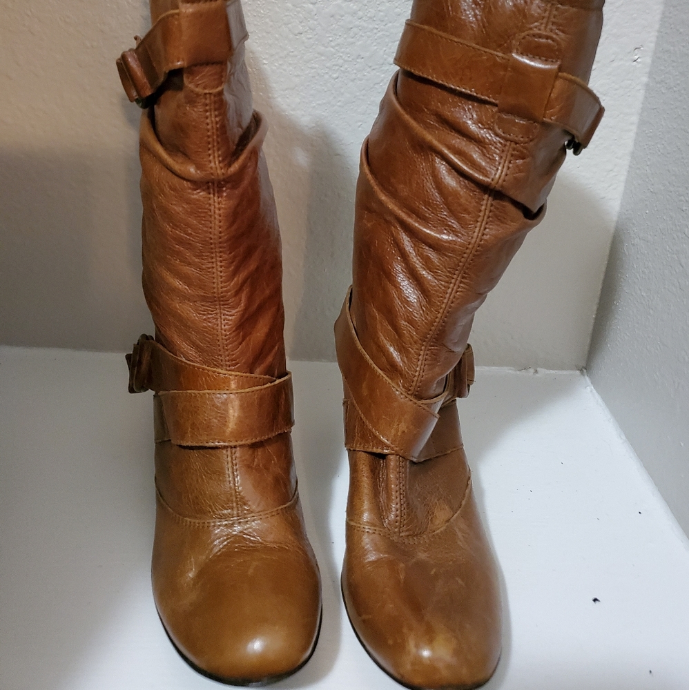 Distressed Round Toe Boots